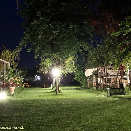 La Luna Nel Parco Bed & Breakfast